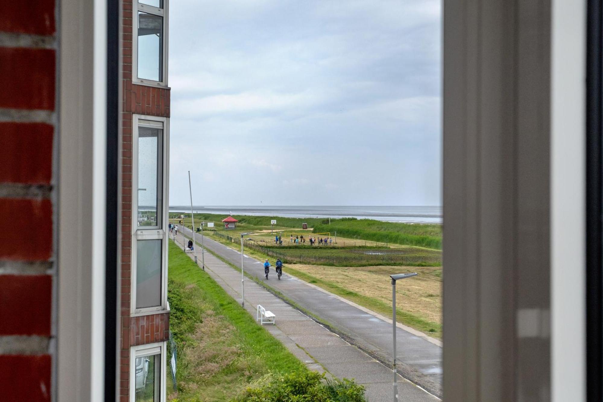 Mit Tollem Meerblick Auf Insel Cuxhaven